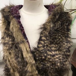 Mossimo Faux Fur Hooded Vest L